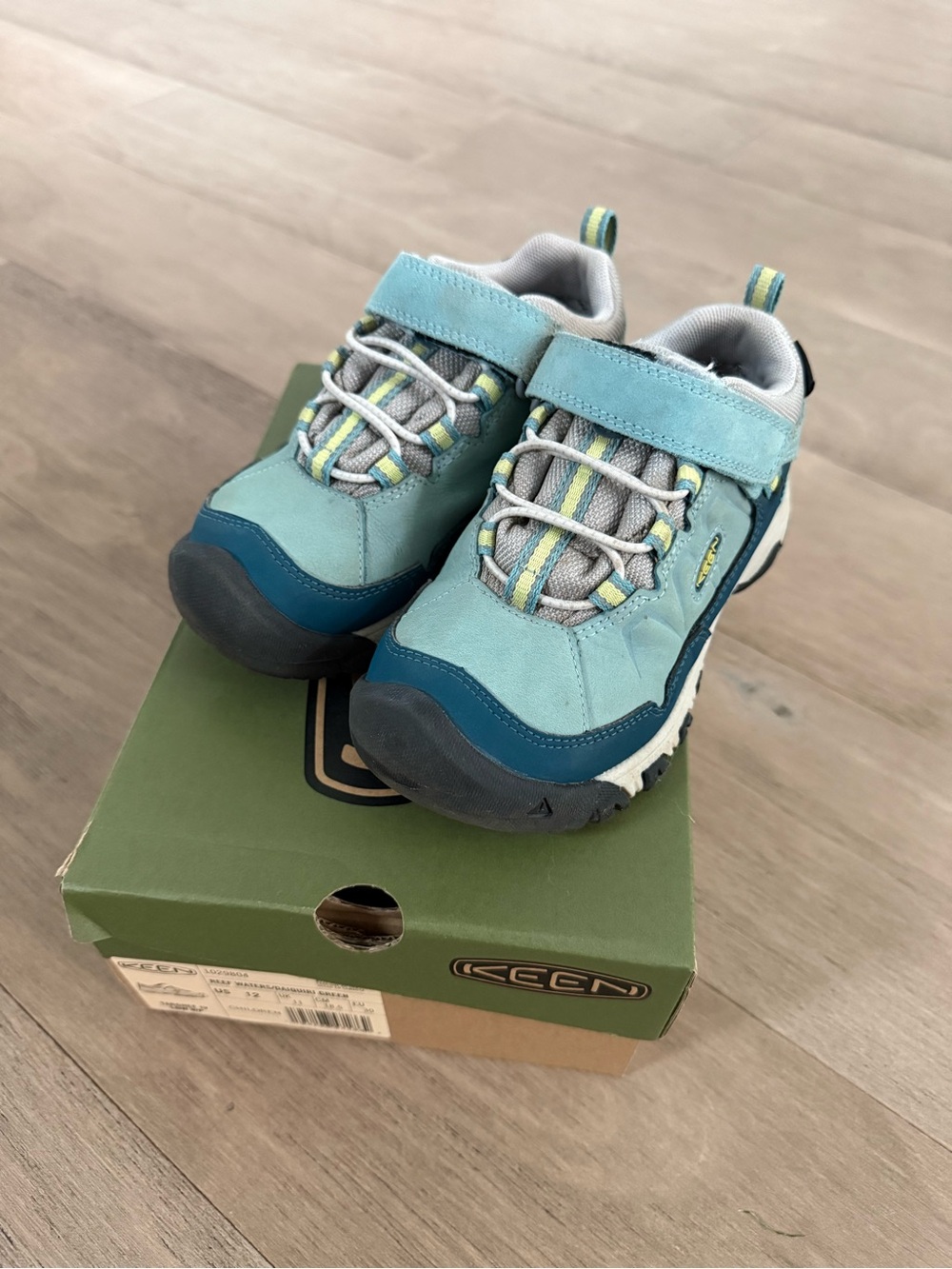 KEEN Kids Targhee IV Low Waterproof Hiking Boots in Reef/Daiquiri